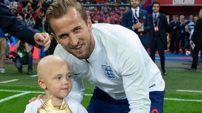 Unggah Foto Anak Ini, Akun Twitter Harry Kane Banjir Ucapan Belasungkawa