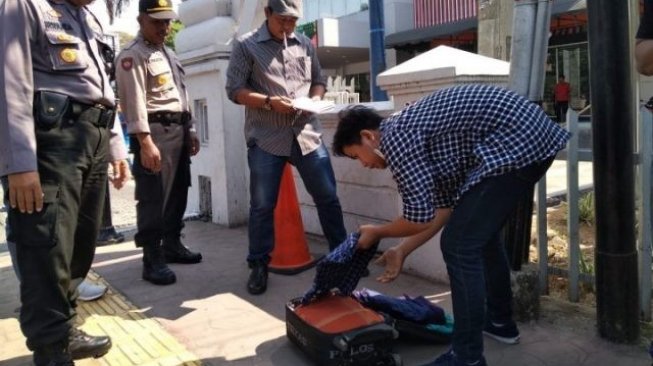 Dikira Berisi Bom, Koper di Samping Gereja Teryata Pakaian Warga Palembang