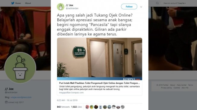 Postingan warganet seputar pembeda fasilitas toilet ojol di pusat perbelanjaan. [Twitter]