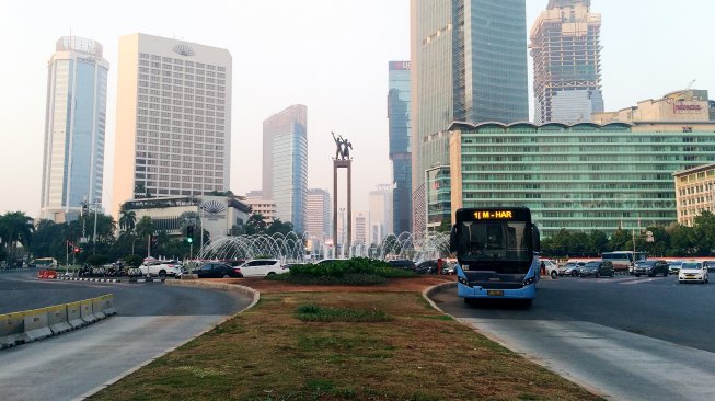 Suasana di kawasan Bundaran HI, Jakarta, Kamis (18/7). [Suara.com/Oke Atmaja]