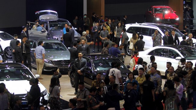 Suasana di Gaikindo Indonesia International Auto Show (GIIAS) 2019 di ICE BSD, Tangerang, Banten (18/7).  [Suara.com/Arief Hermawan P]