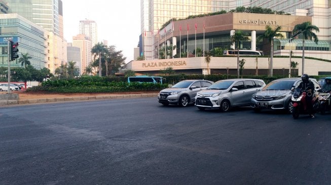 Suasana di kawasan Bundaran HI, Jakarta, Kamis (18/7). [Suara.com/Oke Atmaja]