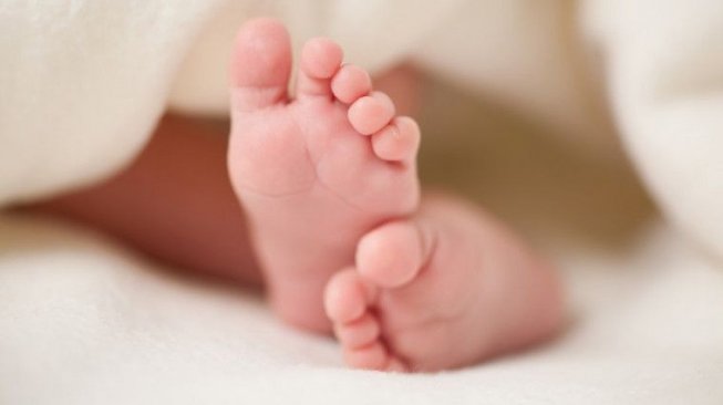 Rayakan Kelahiran Anak,  Tak Lama Bayi Ini Malah Tewas di Tangan Kakeknya