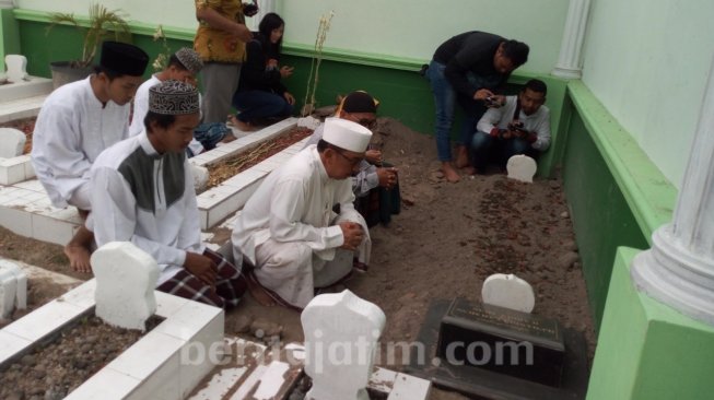 Ajaib, Jasad Cucu Pendiri NU Ini Masih Utuh Setelah Dikubur Delapan Tahun