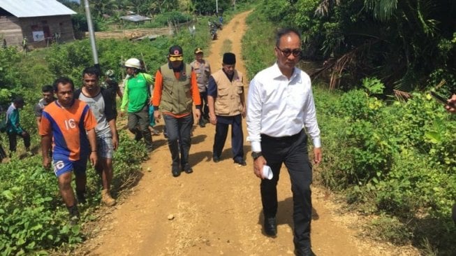 Kunjungi Korban Gempa Halmahera Selatan, Mensos Bawa Sejumlah Bantuan