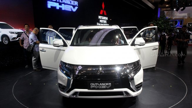 Mitsubishi Outlander PHEV: Ramah Lingkungan, Bisa Menjadi Genset