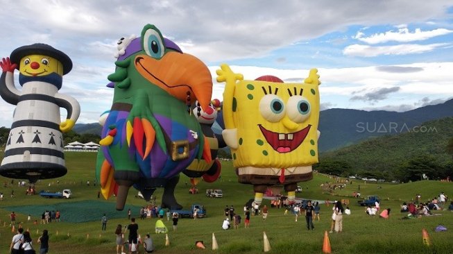 Uniknya bentuk balon udara di Taiwan International Balloon Festival 2019 di Luye Highland atau Bukit Luye, Taitung, Taiwan, digelar sejak 29 Juni hingga 12 Agustus 2019. (Suara.com/Ririn Indriani)  