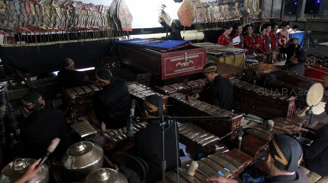 Suasana lomba dalang di Kawasan Cilandak, Jakarta, Jumat (19/7). [Suara.com/Arief Hermawan P]