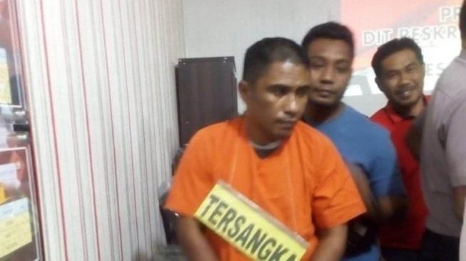 MIT alias Ronal, tersangka kasus pemerkosaan dan pembunuhan wanita muda. (antara)