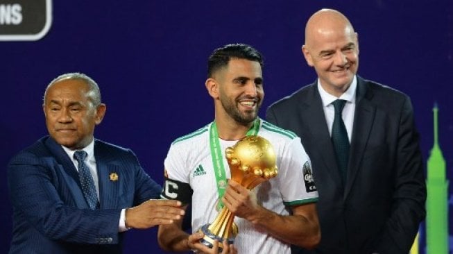 Mengesankan, Riyad Mahrez Sabet Lima Trofi dalam Kurun Setahun