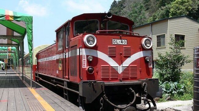 Mitsubishi Locomotive, kereta tertua yang melintasi AFR (Wikimedia Commons Wiki Laurent)