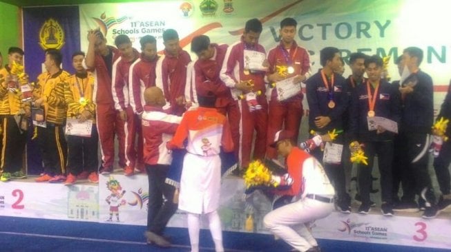 Tim bulutangkis putra Indonesia sukses meraih emas di ASEAN Schools Games 2019 (ASG). (Suara.com/Adam Iyasa)