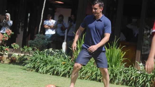 Kunjungi Bali, Ini Kegiatan Mantan Bintang MU Gary Neville