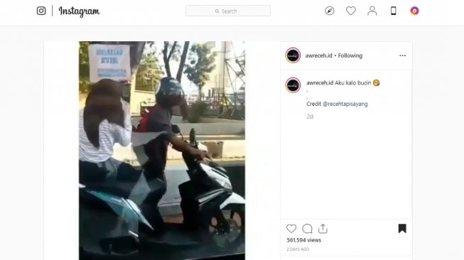 Bucin Abis, Pria Ini Rela Dorong Kekasihnya yang Ogah Turun dari Motor