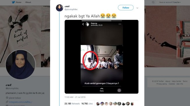 Sedang Khusyuk Salat Berjamaah, Siswa Ini Alami Hal Mengejutkan