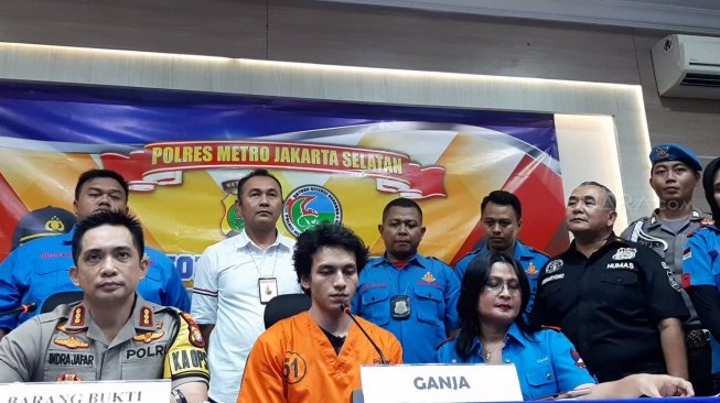 Jefri Nichol di Polres Jakarta Selatan, Rabu (24/7/2019). [Yuliani/Suara.com]