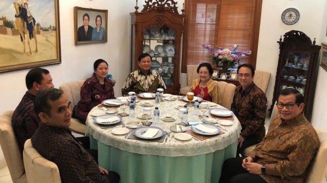 Megawati dan Prabowo Makan Siang Bersama di Meja Bundar Teuku Umar