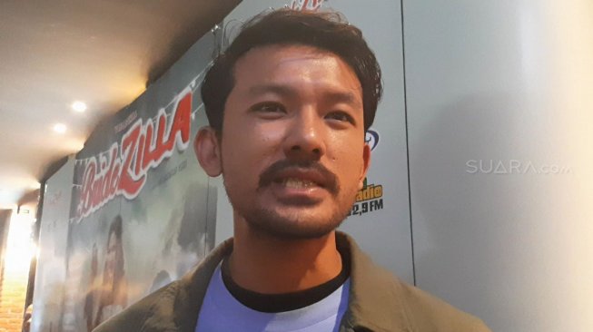 Rio Dewanto Tak Kesulitan Ciuman dengan Jessica Mila