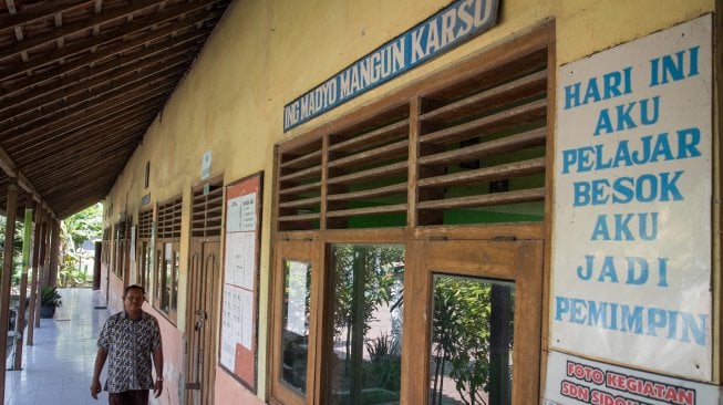 Suasana di SDN 1 Sidoharjo, Sragen, Jawa Tengah, Kamis (25/7). [ANTARA FOTO/Mohammad Ayudha]