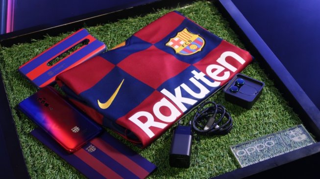 Oppo Reno 10x Zoom edisi FC Barcelona diluncurkan di Jakarta, Kamis (25/7/2019). [Suara.com/Tivan Rahmat]