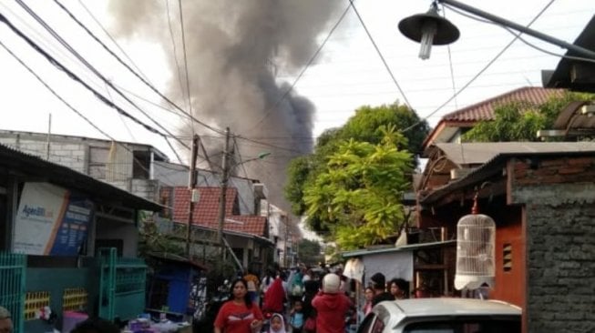 Kontrakan 15 Pintu Terbakar di Warakas, Satu Warga Terluka