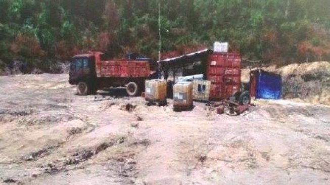 Tambang Pasir Ilegal Menggila di Pulau Buluh Patah Citlim
