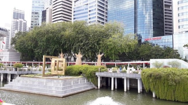 Santai di Merlion Park, Ini Kegiatan Seru Selain Foto di Air Pancurnya