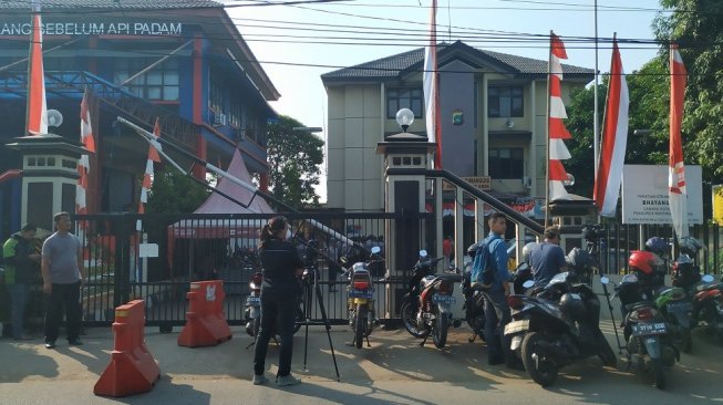 Polsek Cimanggis Dijaga Ketat Usai Insiden Brigadir RT Tembak Bripka RE