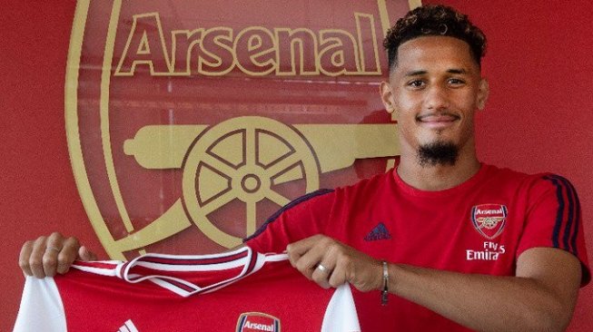 William Saliba resmi direkrut Arsenal dari Saint-Etienne. [Laman resmi Arsenal]