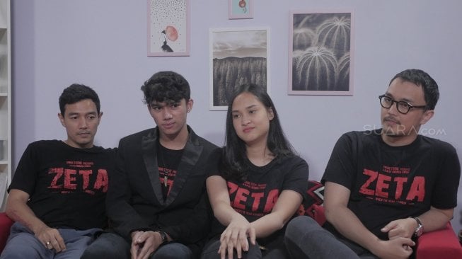 Para bintang film Zeta: Edo Borne, Jeff Smith, dan Dimas Aditya. [Dika/Suara.com]