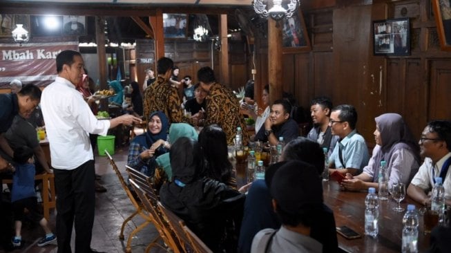 Soal Kabinet Kerja Jilid II, Jokowi: Akan Banyak Warna Muda