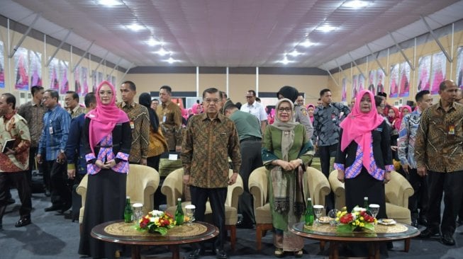 Wapres Jusuf Kalla menghadiri Rapat Kerja Nasional (Rakernas) IV Ikatan Pengusaha Muslimah Indonesia (IPEMI) di The Media Hotel & Tower, Jakarta Pusat, Senin (29/7/2019). (Foto dok. Setwapres)