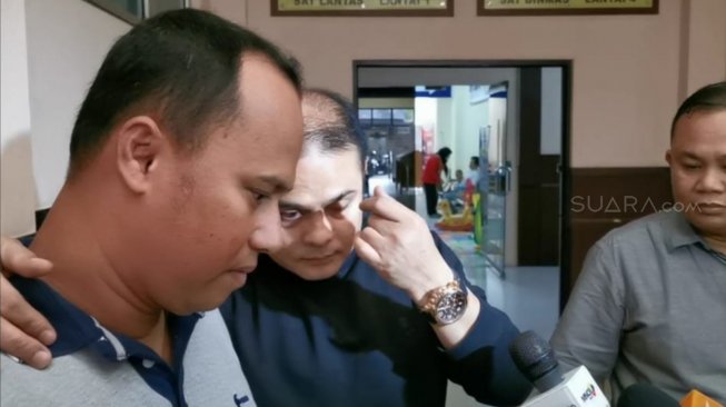 Ayah Jefri Nichol Nangis Lihat Kondisi Putranya