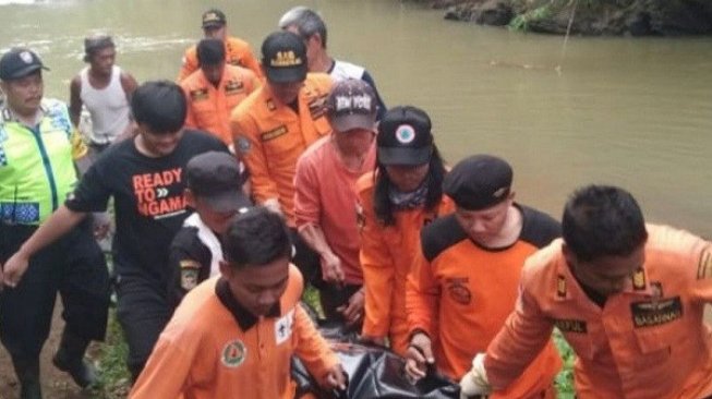 Diduga Hirup Gas Beracun, 4 Pekerja Tewas di Pelabuhan Tanjung Emas