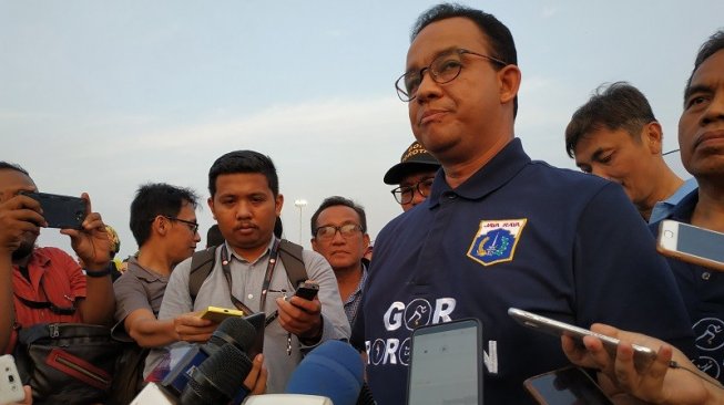 Anies Melawan, Tolak Cabut Keputusan Gubernur Izin Reklamasi