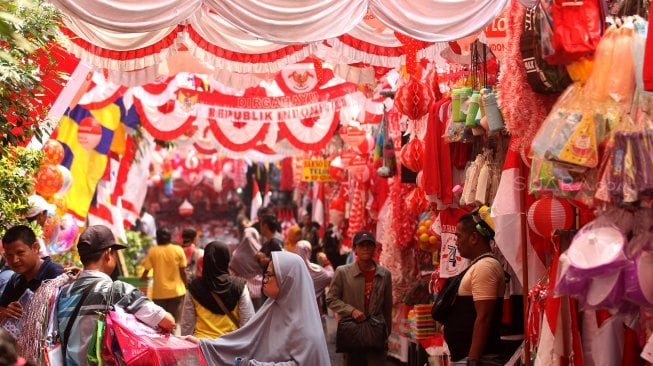 Hari Kemerdekaan RI, Penjual Pernak-pernik: Tetap Semangat Meski Sepi