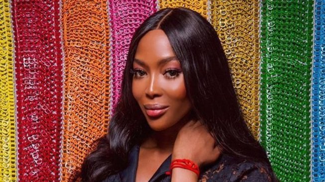 Ternyata Ini Makna di Balik Noda Darah Gaun Putih Naomi Campbell