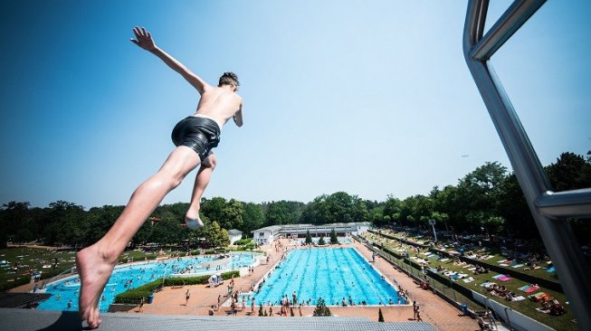 Gelombang panas di Eropa - (Andreas Arnold/AFP/Getty Images)