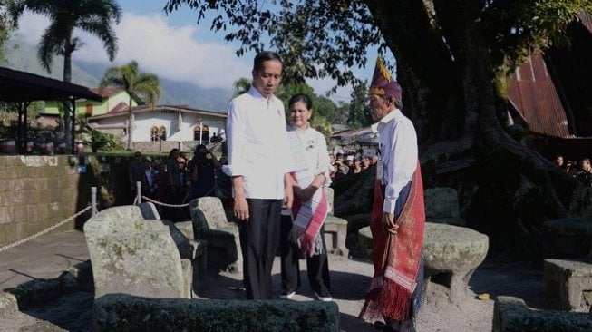 Presiden Jokowi Kunjungi Kampung Adat Huta Siallagan di Kawasan Danau Toba