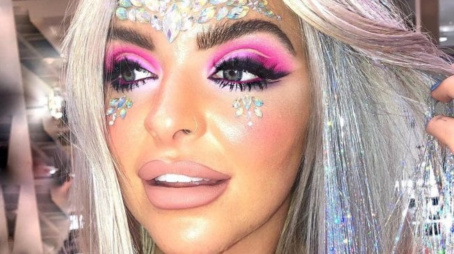 Glitter tubuh buatan Jenna Meek. (Instagram/@thegypsyshrine)