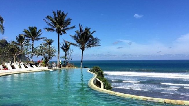 Queen Of The South Beach Resort. (instagram.com/queenofthesouth_resort)