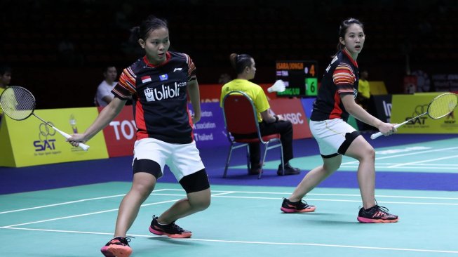 Pasangan ganda putri Indonesia, Siti Fadia Silva Ramadhanti/Ribka Sugiarto, terhenti di babak pertama Thailand Open 2019 usai kalah dari seniornya, Greysia Polii/Apriyani Rahayu, Rabu (31/7). [Humas PBSI]