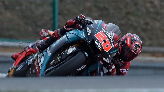 Pebalap Petronas Yamaha SRT, Fabio Quartararo, saat menjalani FP2 MotoGP Ceko 2019 di Sirkuit Brno, Jumat (2/8). [AFP/Michal Cizak]