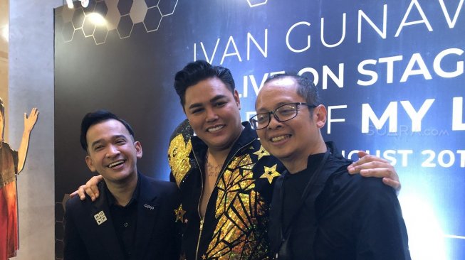 Ivan Gunawan, Ruben Onsu dan Ari Tulang. [Revi C Rantung/Suara.com]