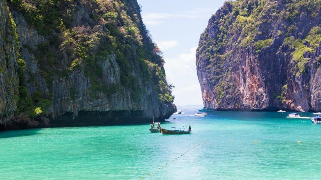 Maya Bay, Thailand (Pixabay/MikeCleggPhoto)