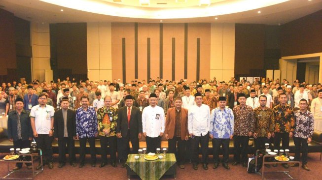 Wagub Jabar Minta Masyarakat Menjadikan Masjid sebagai Pusat Peradaban