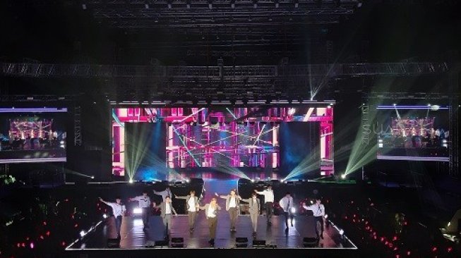 Obati Kerinduan Fans, Ini Keseruan Konser NU'EST Semalam