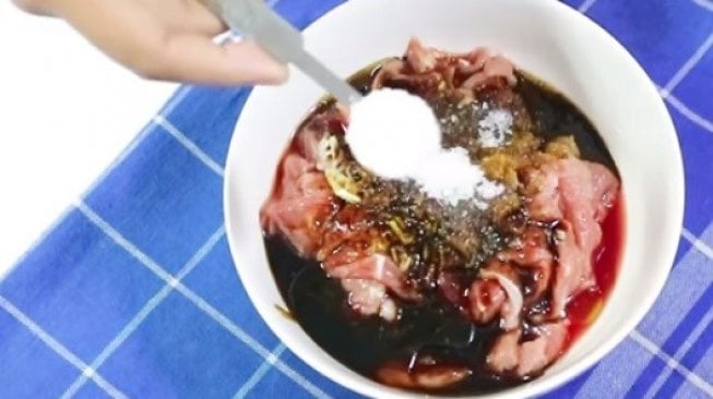 Cara membuat Beef Teriyaki. (Youtube/@Dapur Adis)