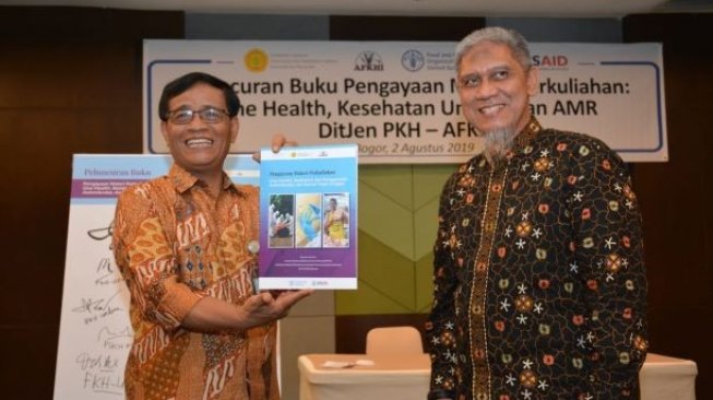 Cegah Resistensi Antimikroba, Kementan X FAO Luncurkan Buku