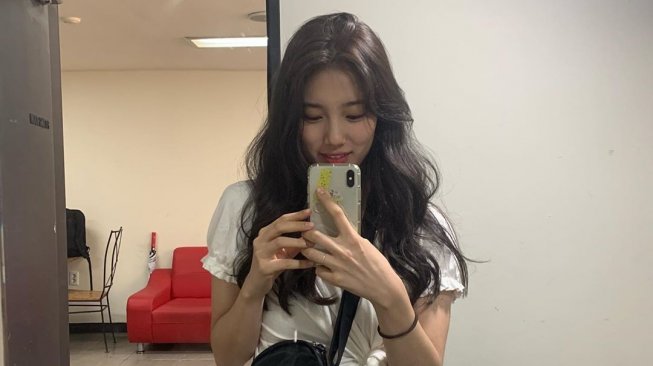 Bae Suzy. (Instagram/@skuukzky)